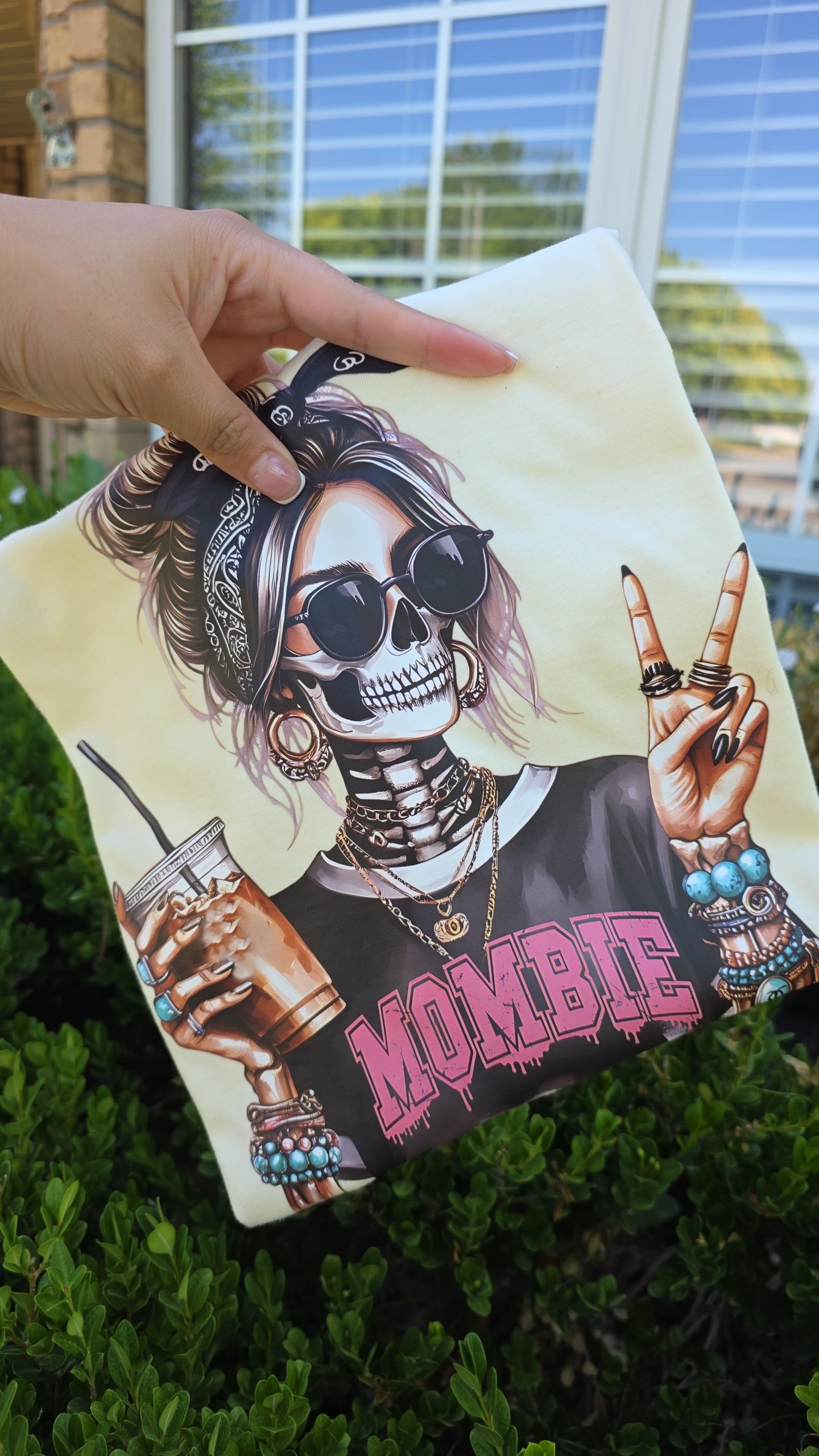 Mombie Tee