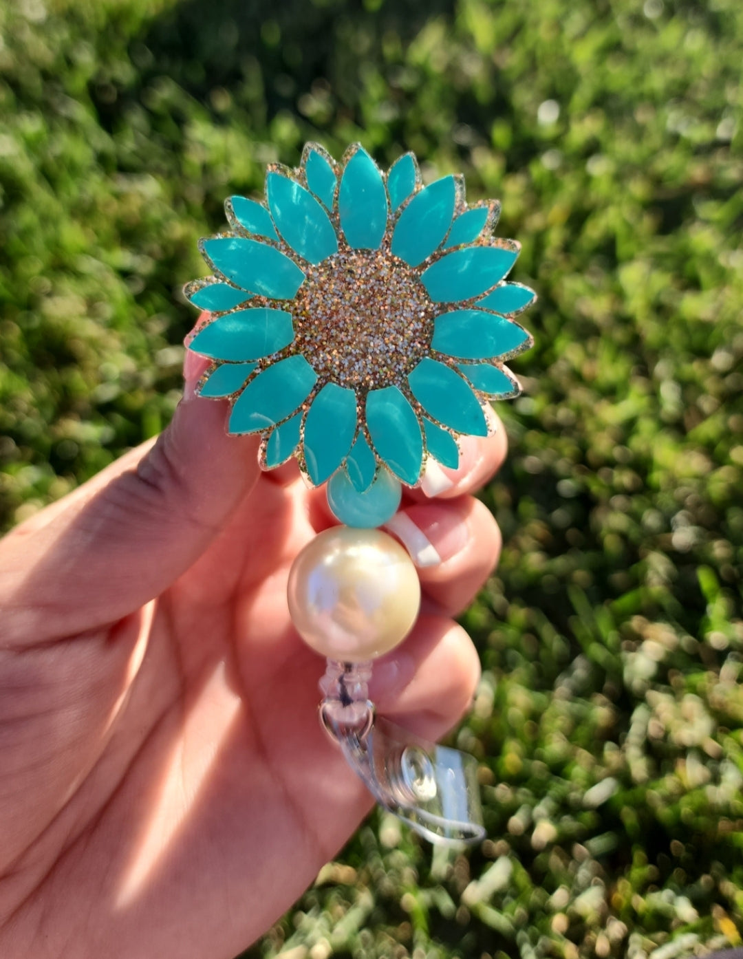 Teal Daisy Badge Reel